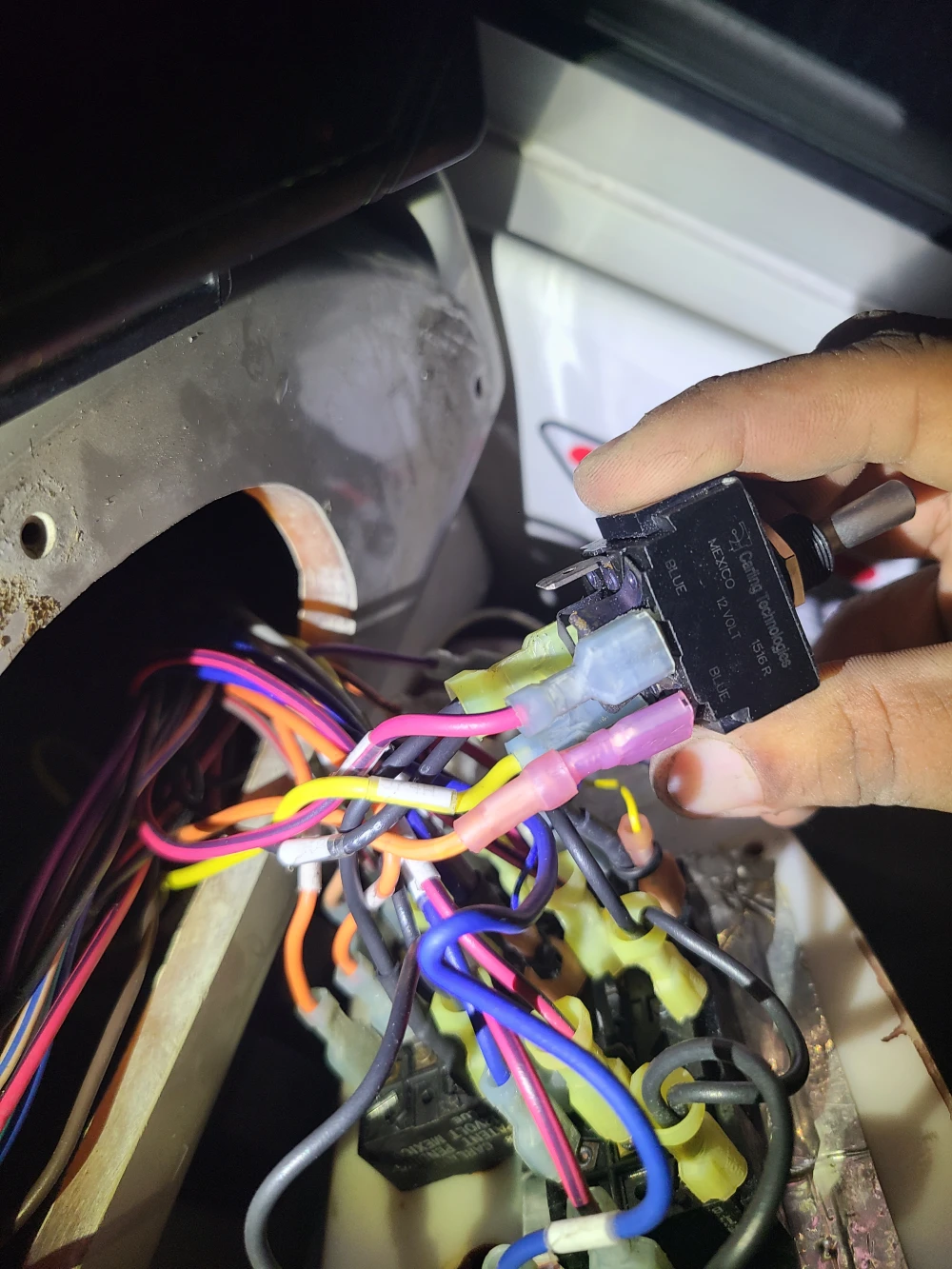 Stereo wiring setups reflect marine electrical troubleshooting performed by Marine Kings of Miami.