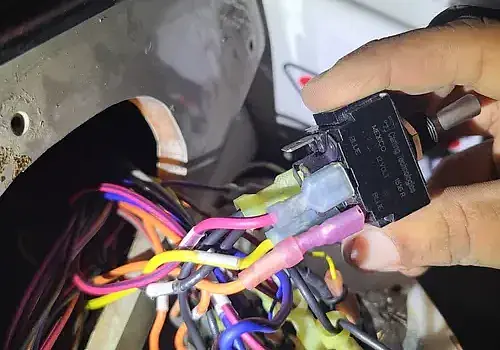 Stereo wiring setups reflect marine electrical troubleshooting performed by Marine Kings of Miami.