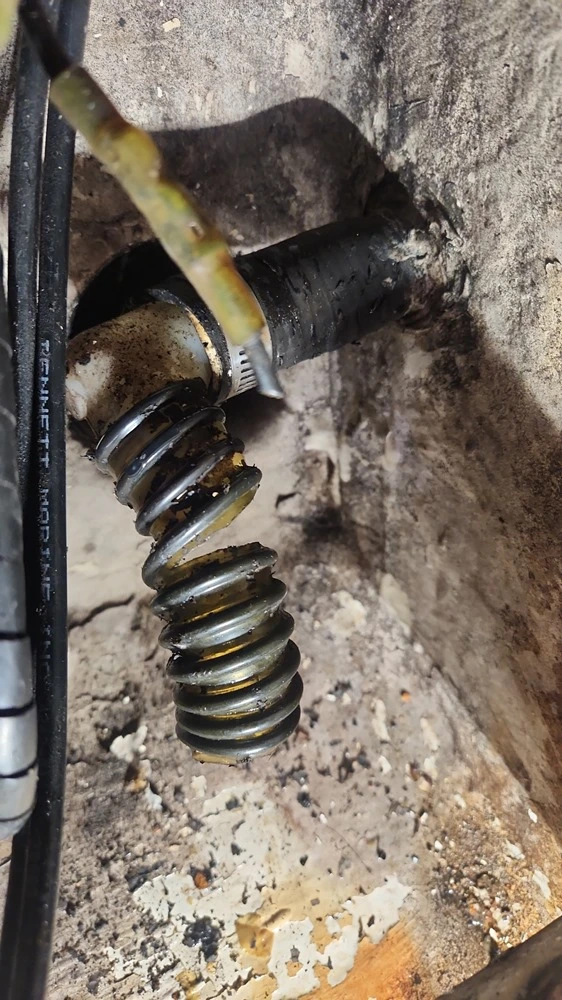 Suspension parts on a vehicle reflect mechanical work similar to boat repair Miami by Marine Kings of Miami.