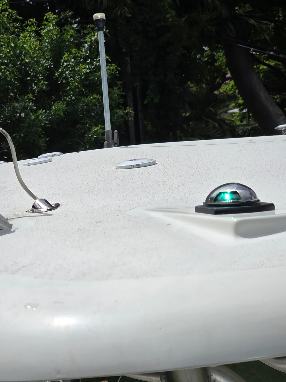 Top-mounted lights are installed by Marine Kings of Miami using marine electrical troubleshooting.