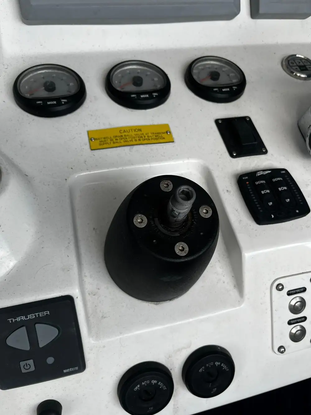 Repeated equipment setups like this are handled by Marine Kings of Miami with marine electrical troubleshooting.