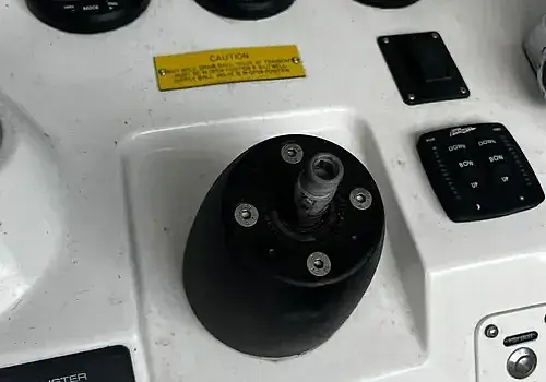 Repeated equipment setups like this are handled by Marine Kings of Miami with marine electrical troubleshooting.