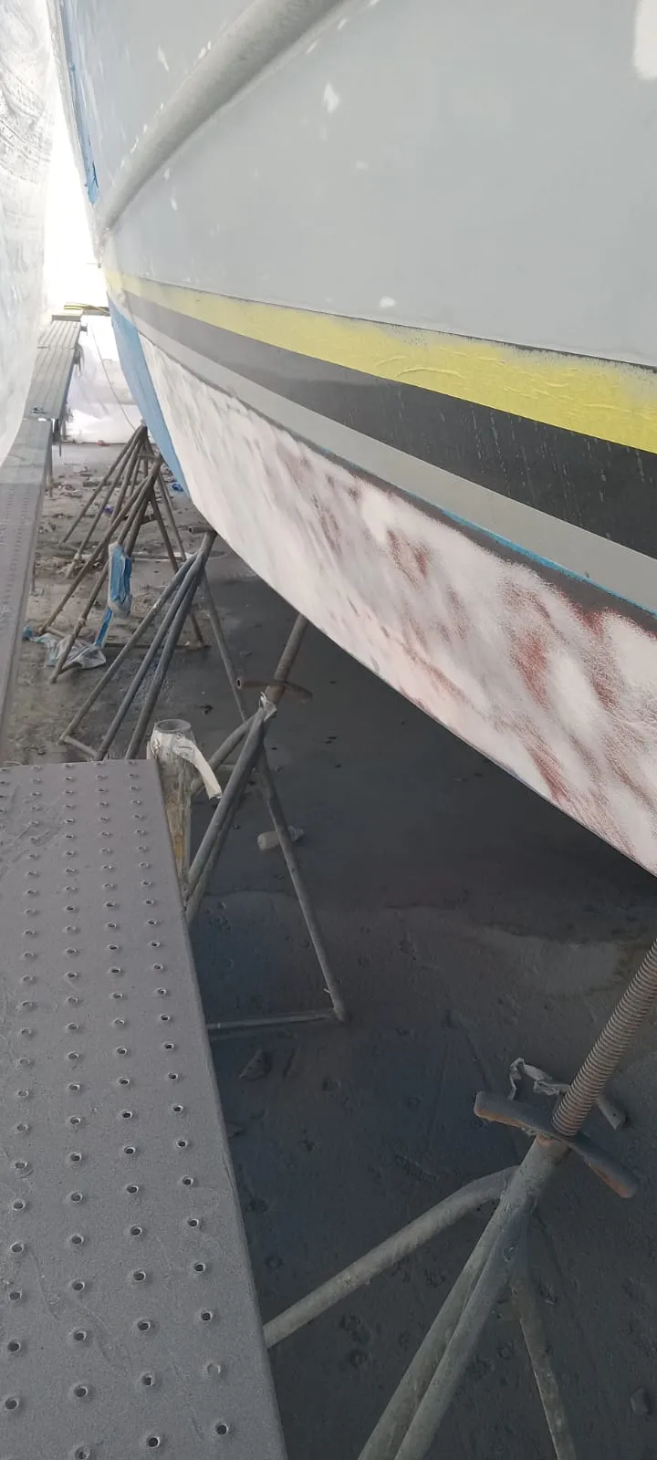  A roadside boat is handled by Marine Kings of Miami with boat maintenance services in Miami, Florida.