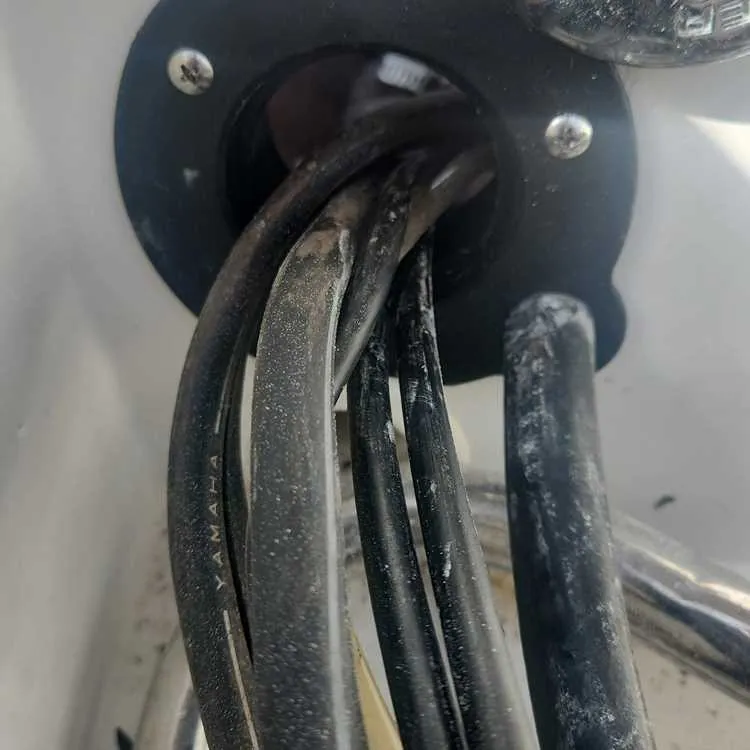 Wiring on a car reflects marine electrical troubleshooting work by Marine Kings of Miami.