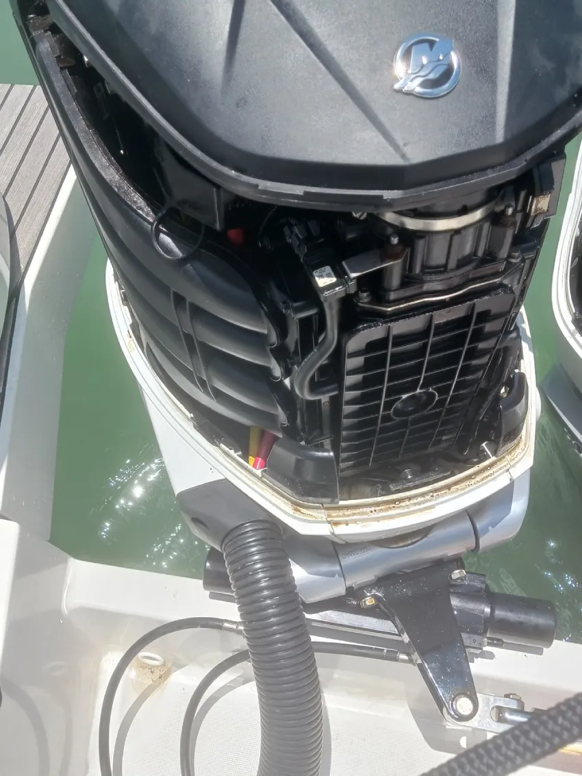 Multiple propellers are serviced by Marine Kings of Miami with outboard engine service.